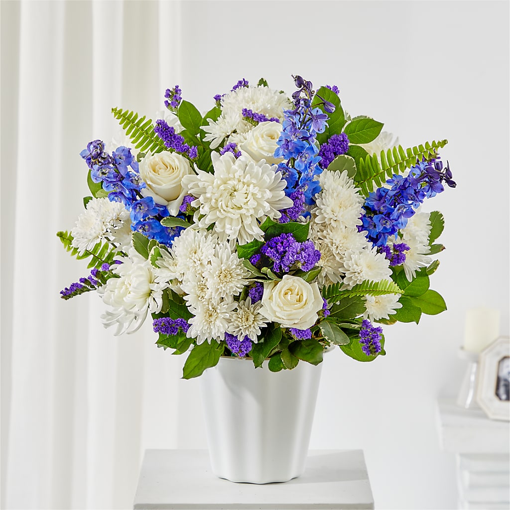 Hold Dear Tabletop Basket – Paola Parra Flowers, Clermont FL