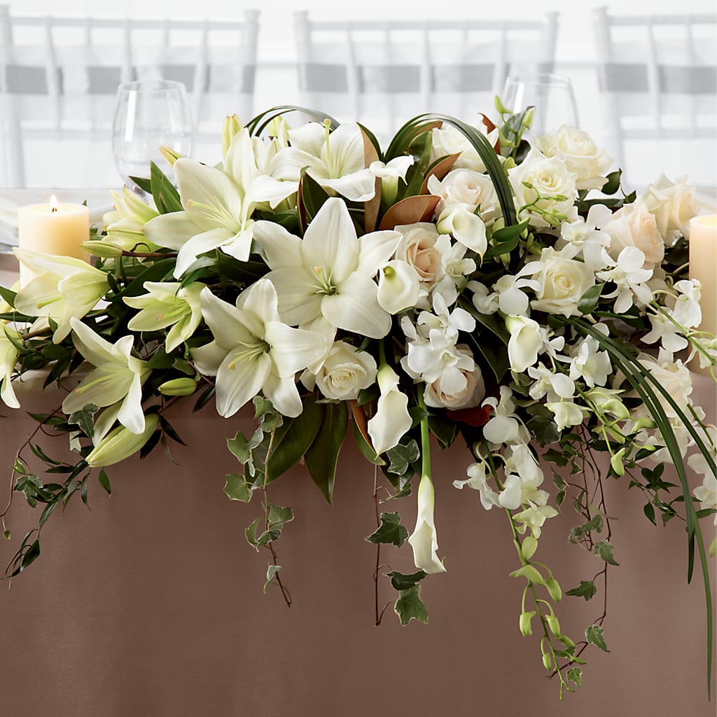 White Linen Arrangement – Paola Parra Flowers, Clermont FL