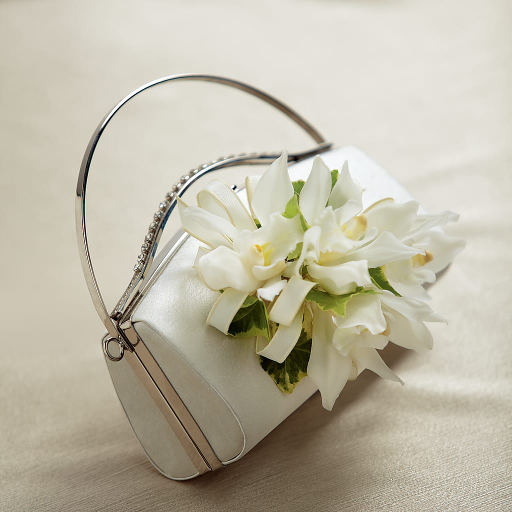 White Purse Decor – Paola Parra Flowers, Clermont FL