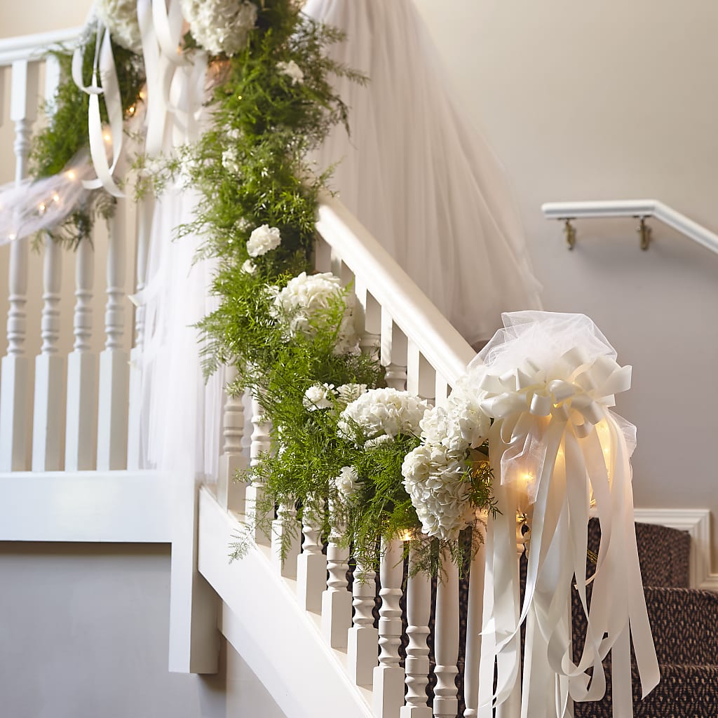 Champagne Dreams Garland – Paola Parra Flowers, Clermont FL
