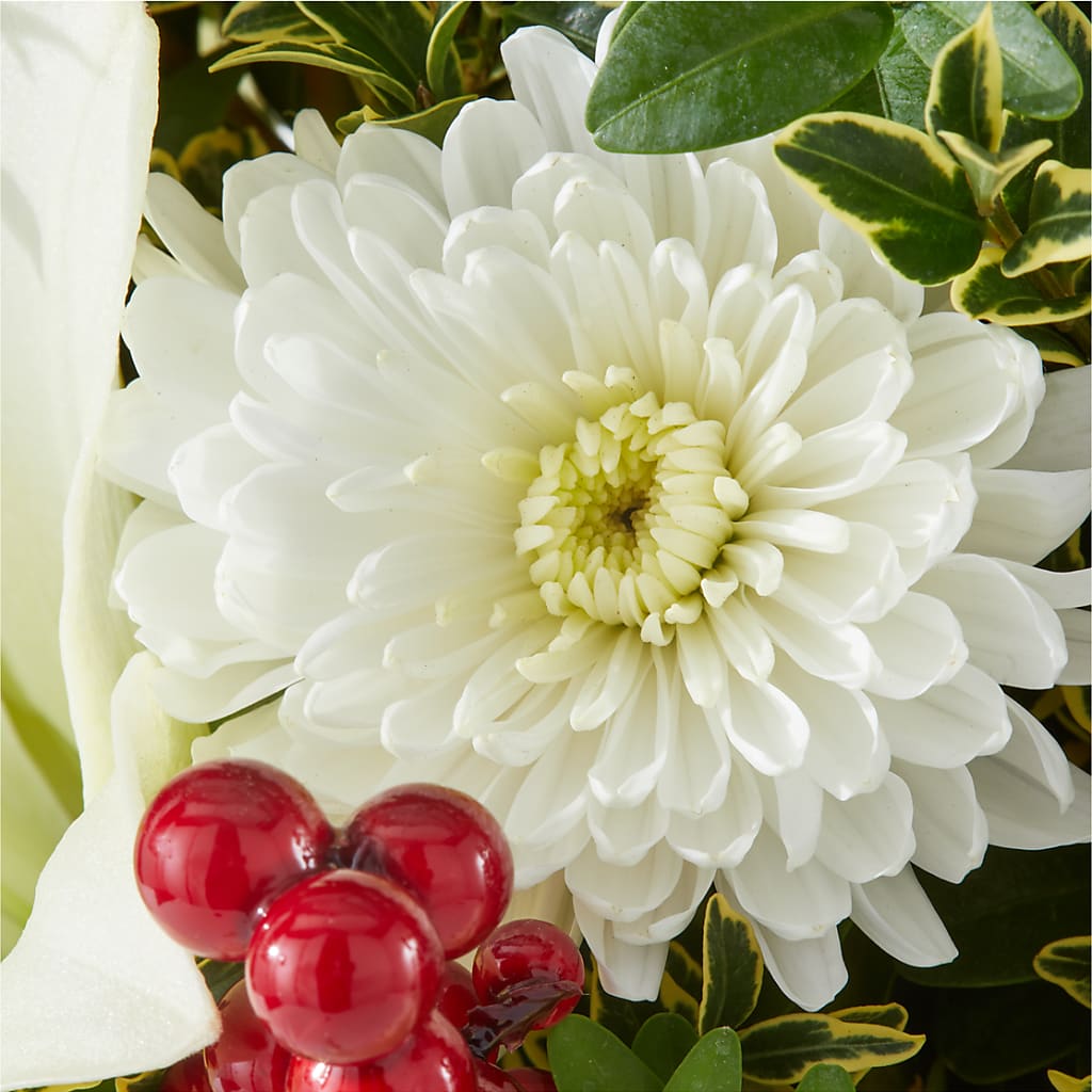 Festive Moments Tree –  Paola Parra Flowers, Clermont FL