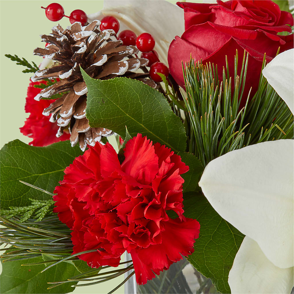 Glistening Icicles Bouquet –  Paola Parra Flowers, Clermont FL
