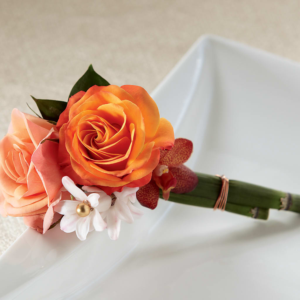 Sunset Dream Boutonniere –  Paola Parra Flowers, Clermont FL